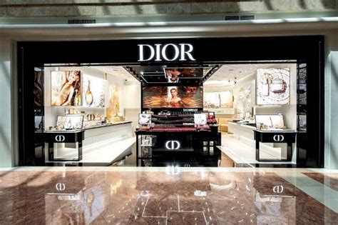 dior indonesia website.